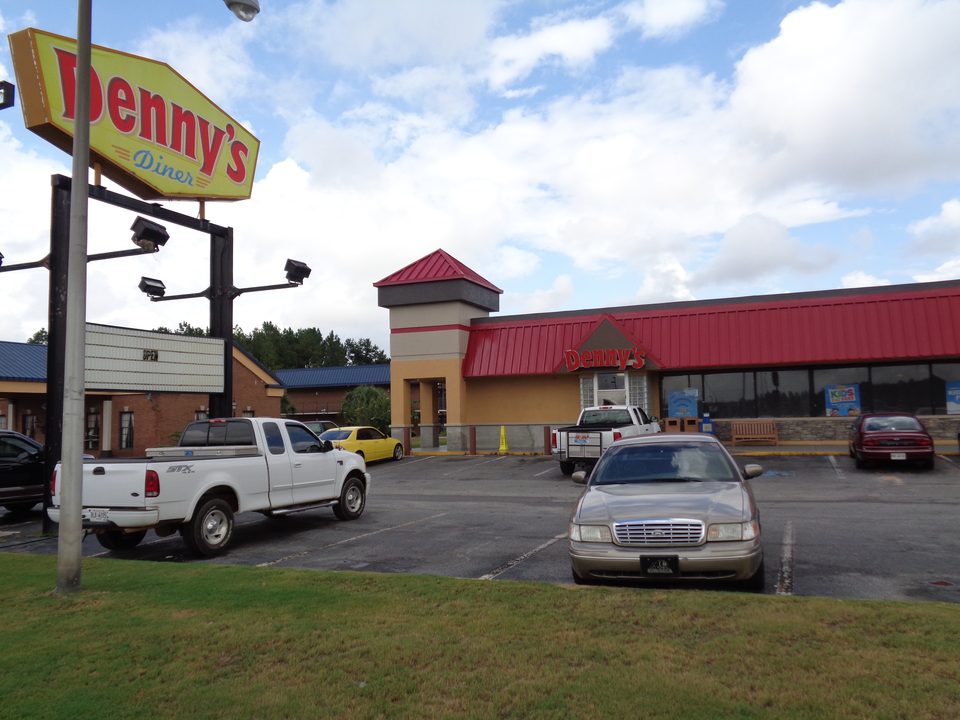 Denny’s Diner az autópálya mellett, Cordele, Georgia