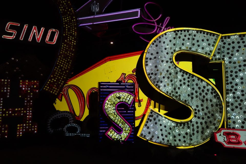 Régi Denny’s-tábla a Las Vegas-i Neon Múzeumban
