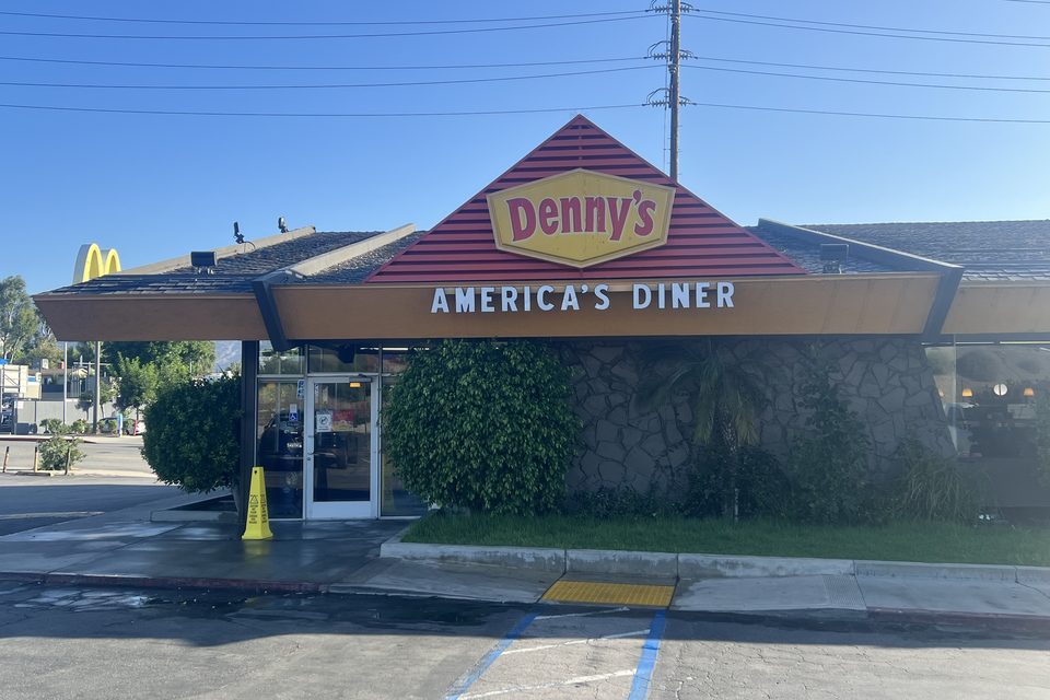 Denny’s Sylmarban, Kaliforniában