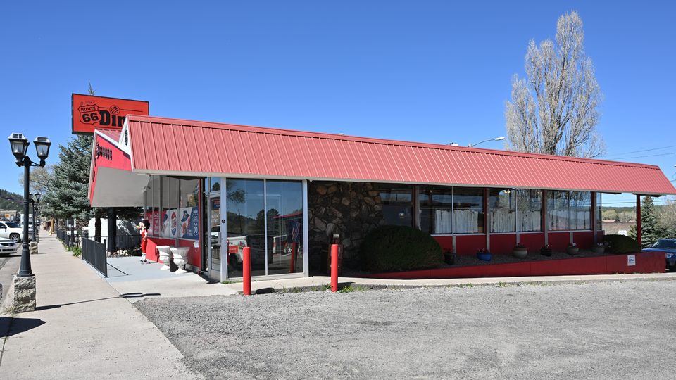 Egykori Denny’s bumerángtetővel a 66-os úton, Williams, Arizona