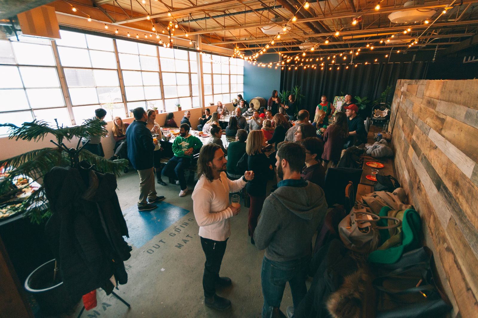 Vendégek az Urbanrest csapolójában