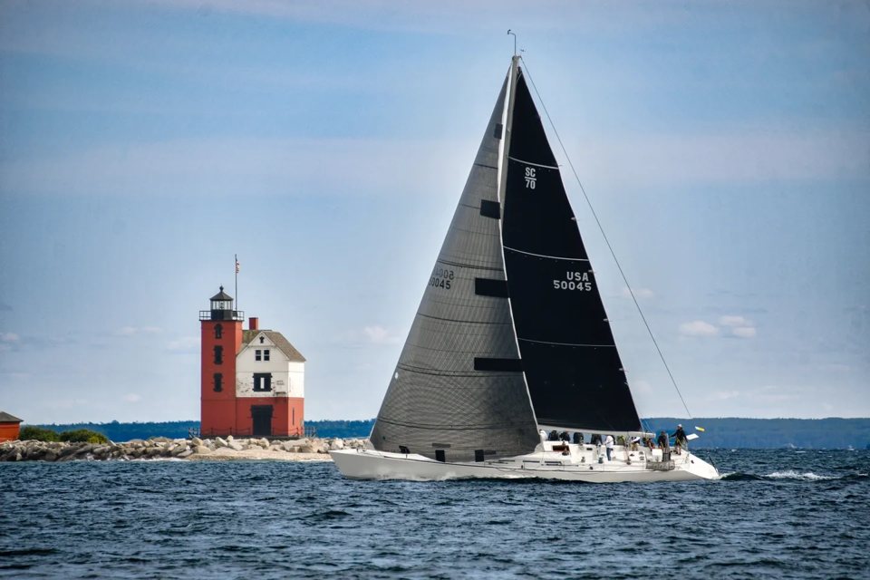 Detroit Charter Company: Detroit Charter Company yacht