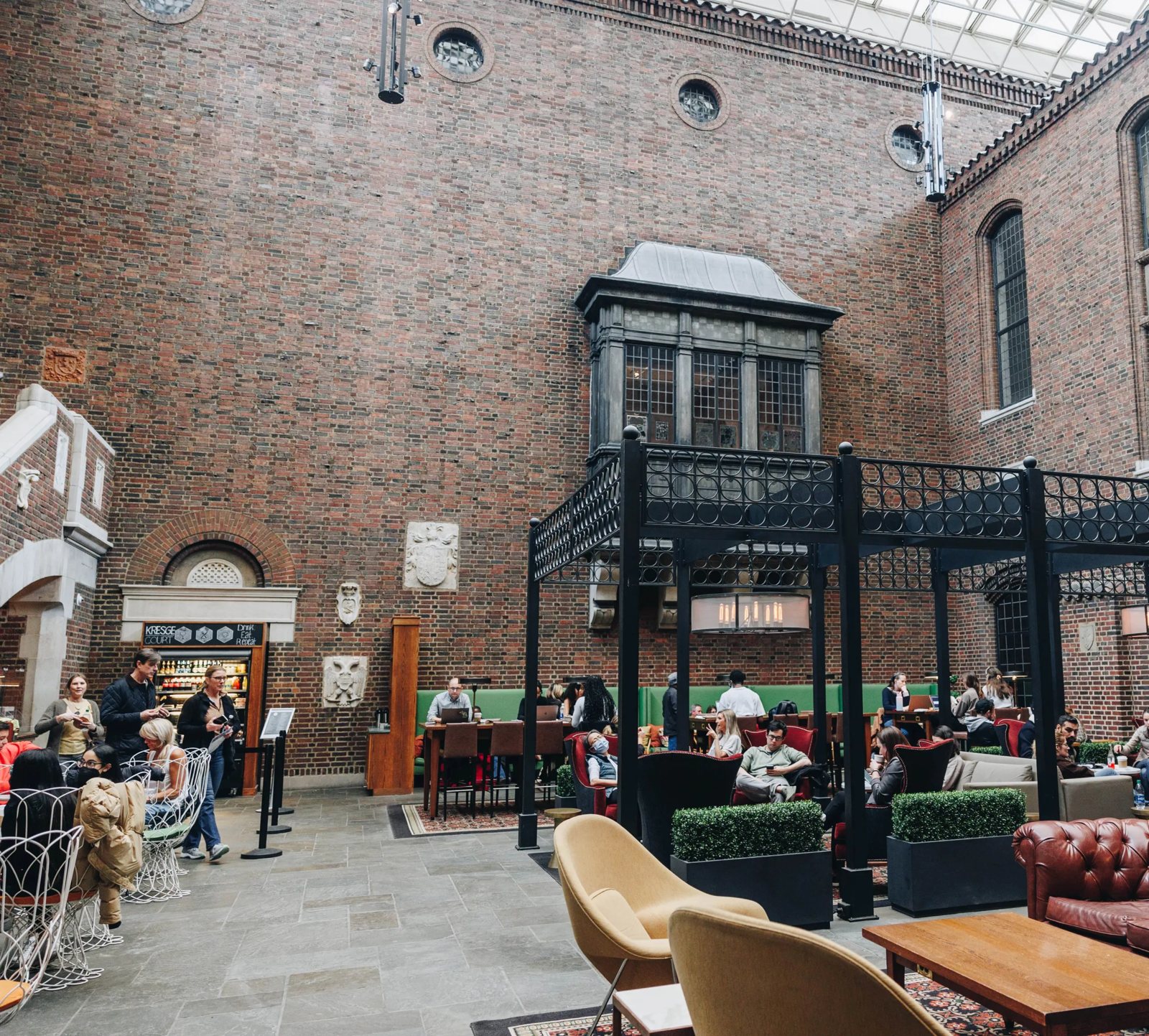 Kresge Court: Kresge Court, the indoor courtyard café at the Detroit Institute of Arts