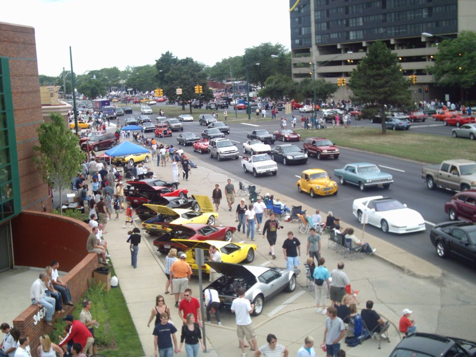 Crowds at the Woodward Dream Cruise