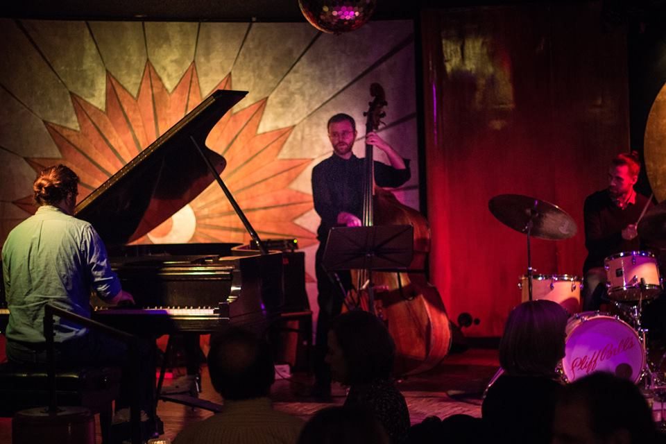 Evan Mercer Trio — Organizer image