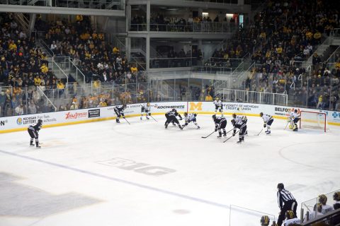 Egyetemi női foci: Michigan–Penn State (National Youth Day) — Szervezői kép