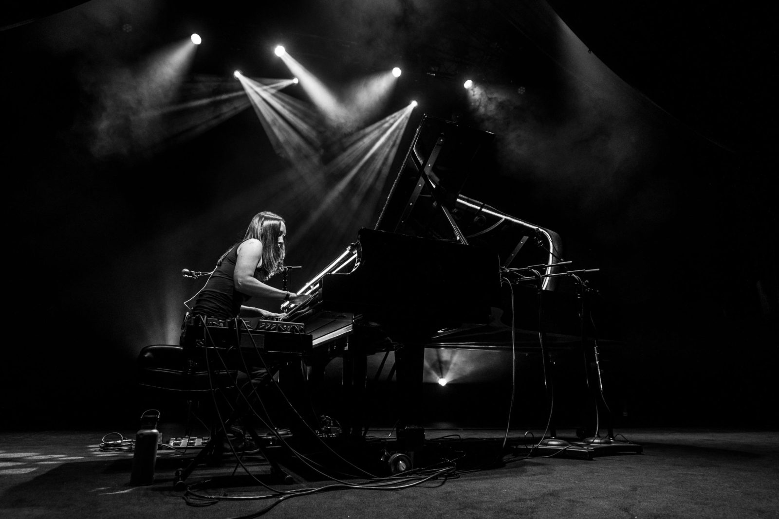 Holly Bowling solo piano concert — Organizer image