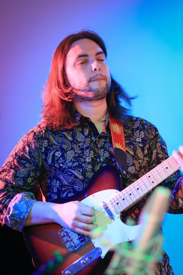 Tom Bartelmay’s Heartstrings — Szervezői kép