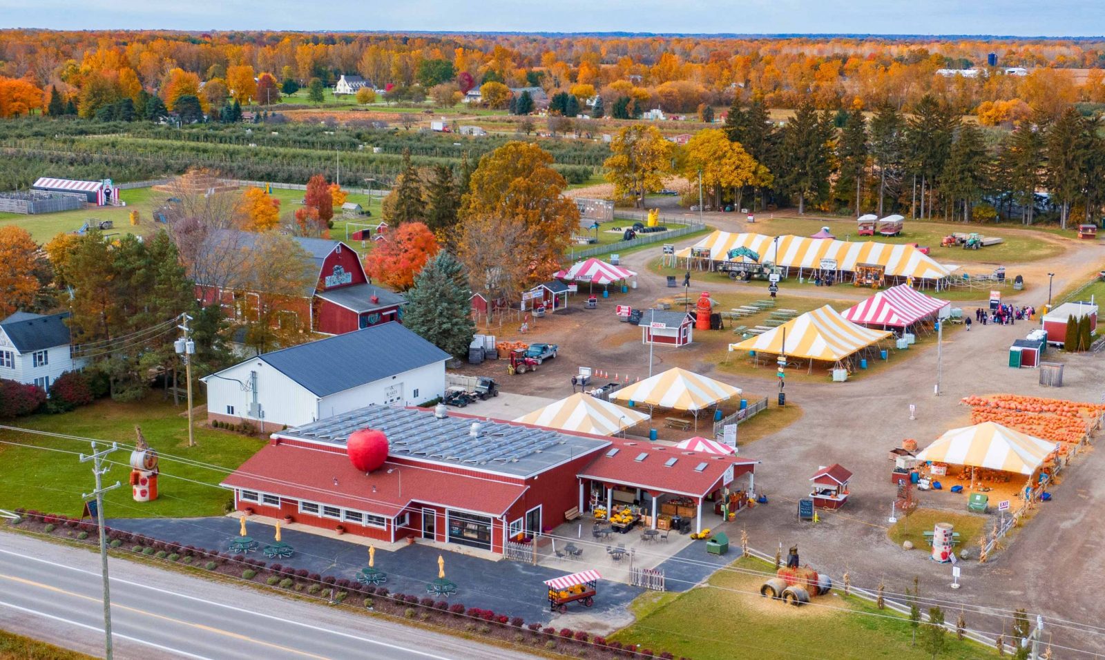 Haunted Barn Blackout Night: the 3-story haunted barn in total darkness at Blake's Big Apple — Organizer image