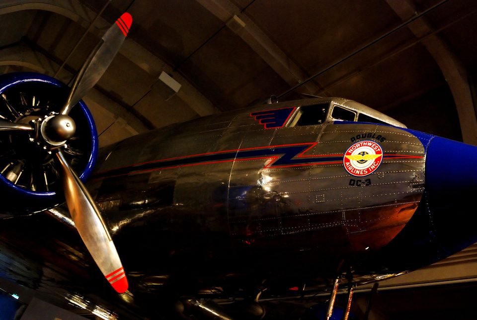A Douglas DC-3 a Heroes of the Sky részlegen: 84 875 órát töltött a levegőben, többet, mint bármelyik másik repülőgép (fotó: 2008)