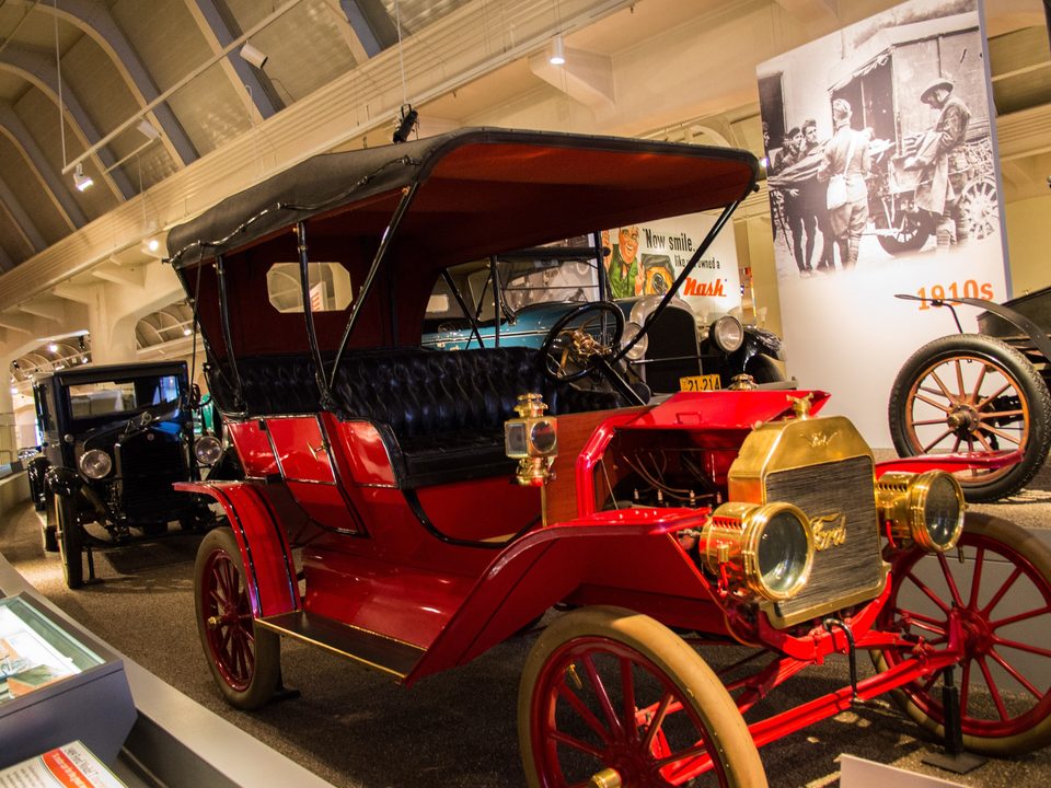 Egy korai, 1909-es Model T Touring, 839-es sorozatszámmal, a múzeumban (fotó: 2017)