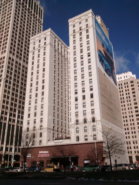 Az egykori Barlum Hotel épülete New Cadillac Square Apartments néven 2016-ban