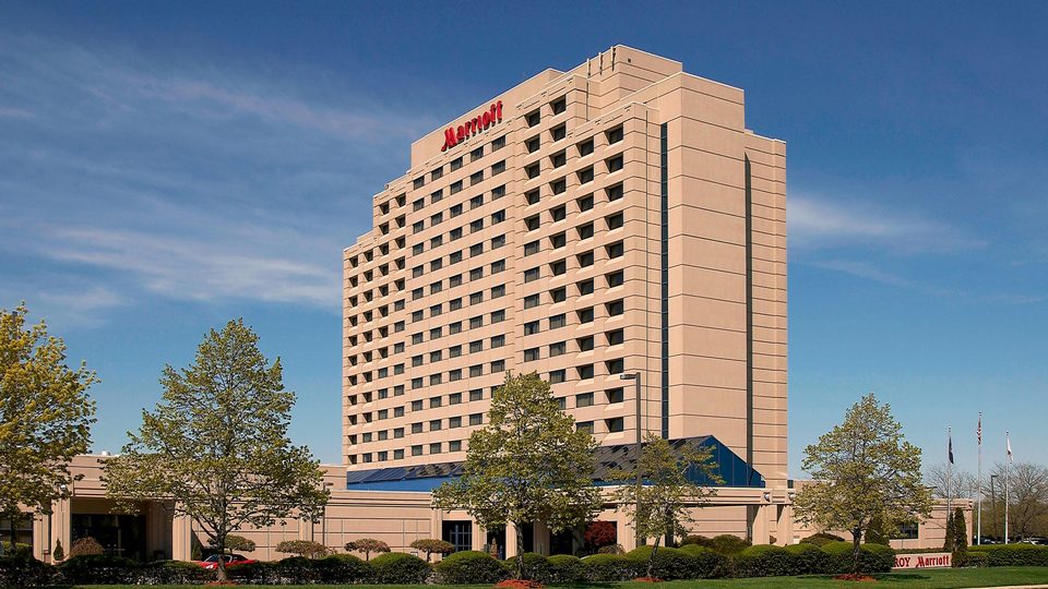 Detroit Marriott Troy — exterior