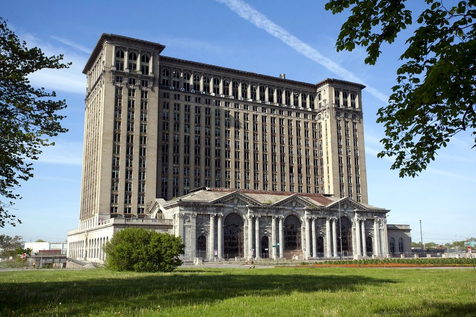 The abandoned station across Roosevelt Park, 2010