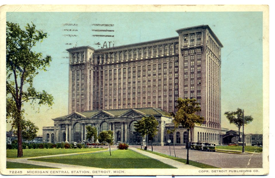 Detroit Publishing color postcard with green lawns and young trees, around 1915