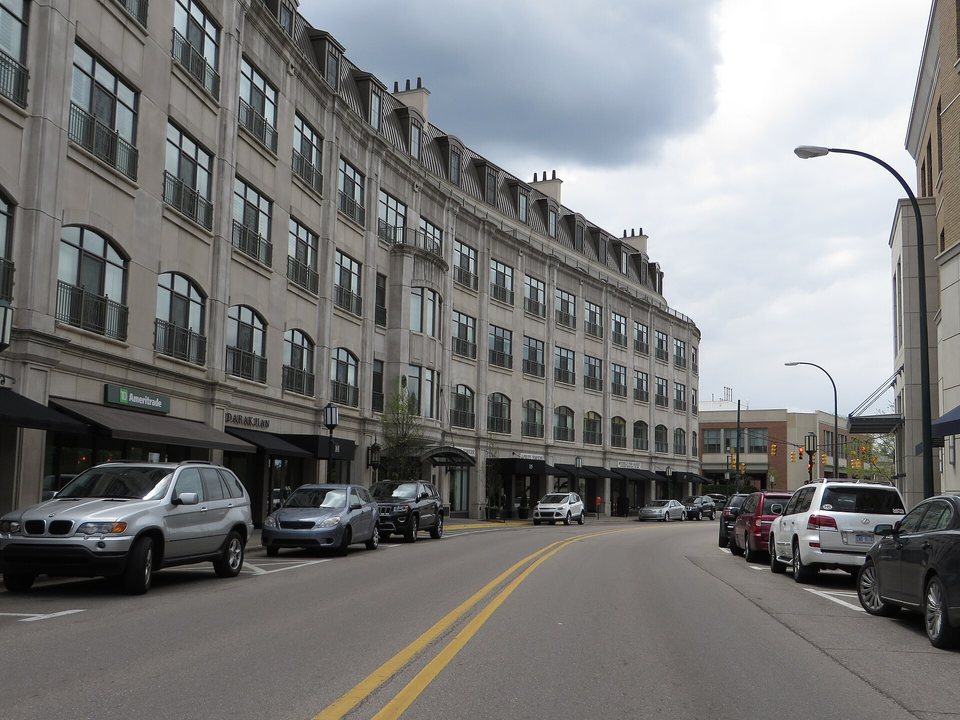 Downtown Birmingham, Maple Road