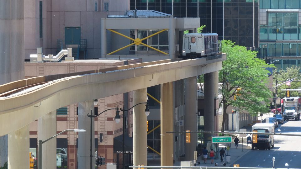 A Financial District állomás a pályáról fotózva (2022)