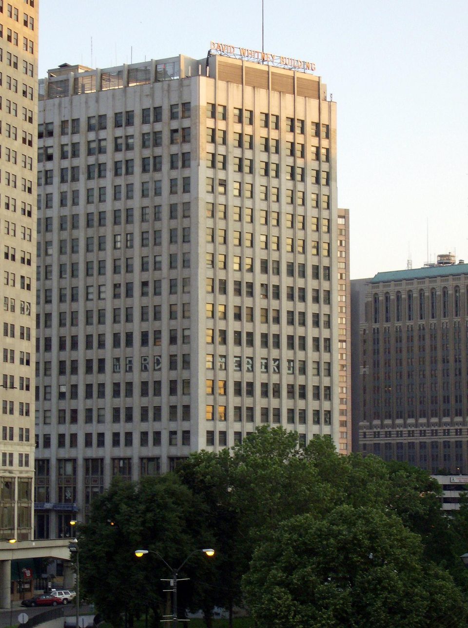 A David Whitney Building, amelybe az állomás bejárata épült