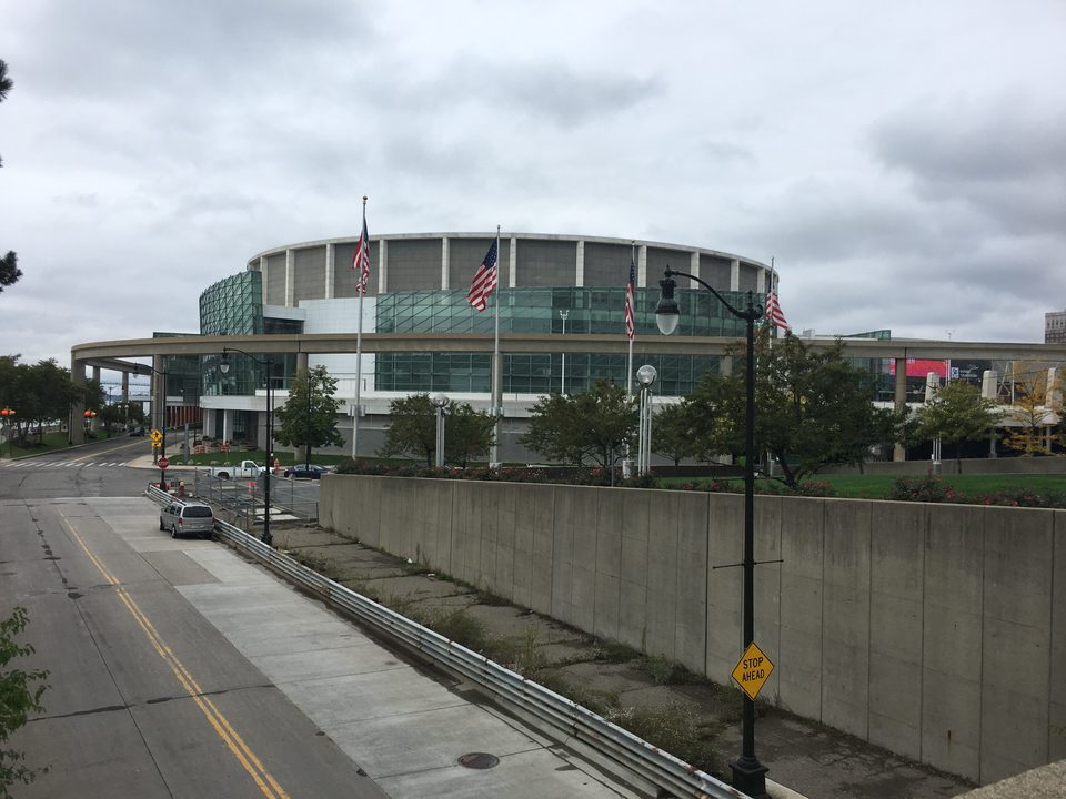 A Cobo Arena és a pálya 2018 októberében