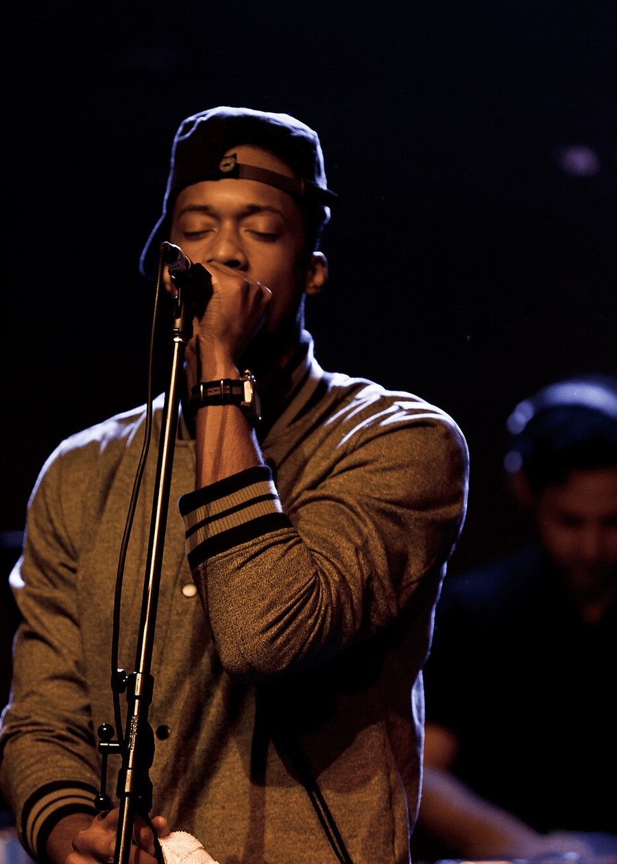 Black Milk portréja