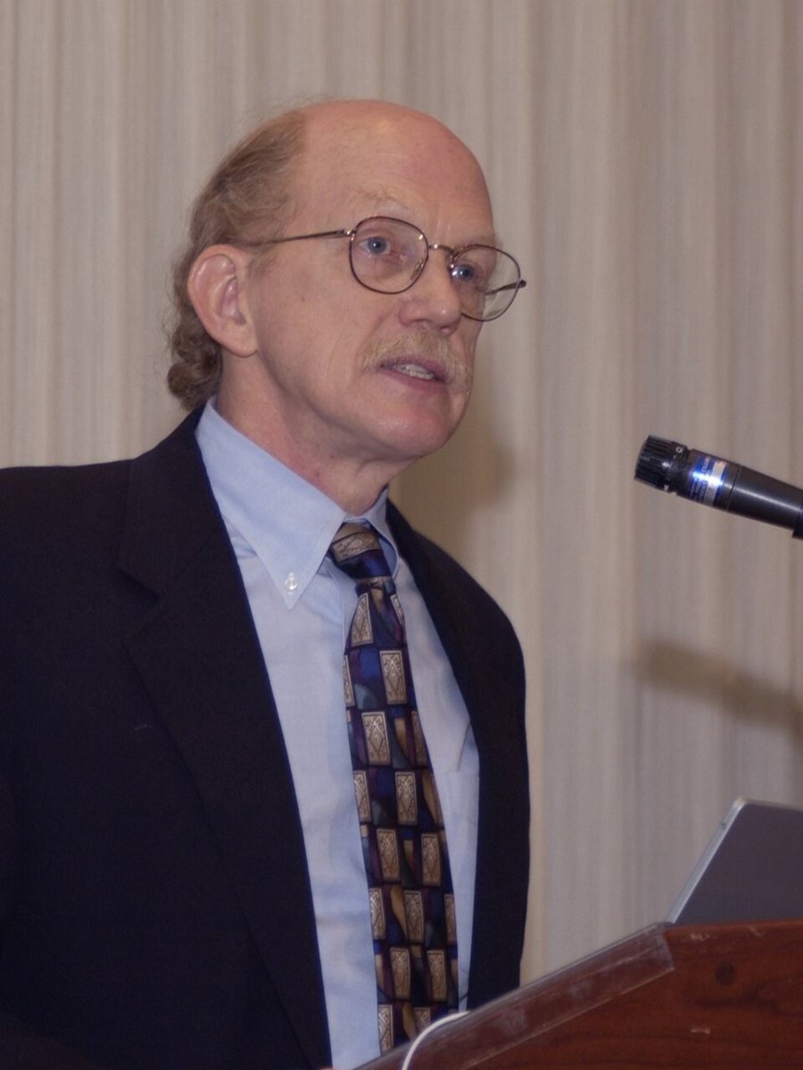 Portrait of Bob Waterston