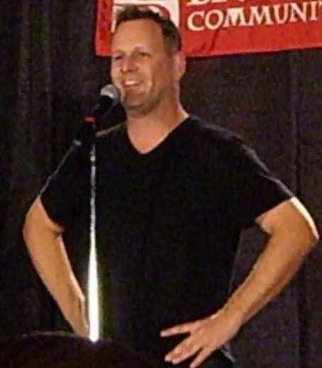 Dave Coulier portréja