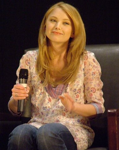 Elisabeth Harnois portréja