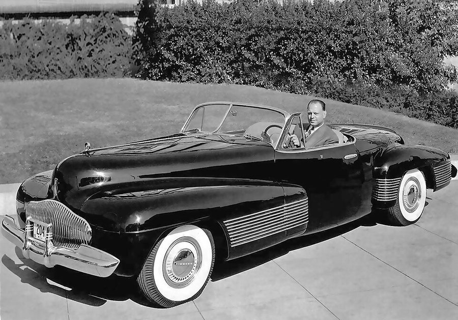 Harley Earl portréja