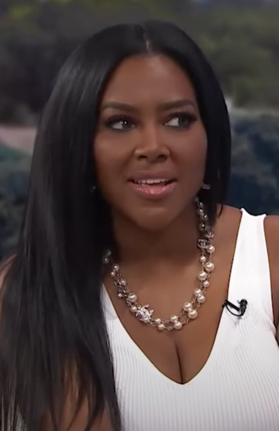 Kenya Moore portréja