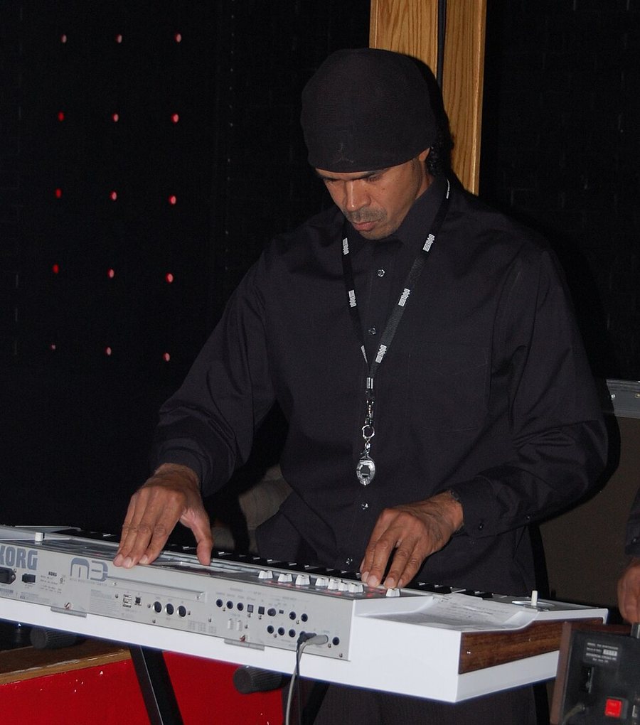 Mike Banks portréja