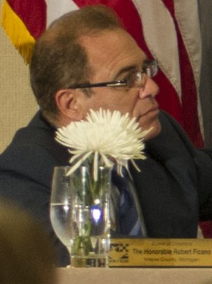 Robert Ficano portréja