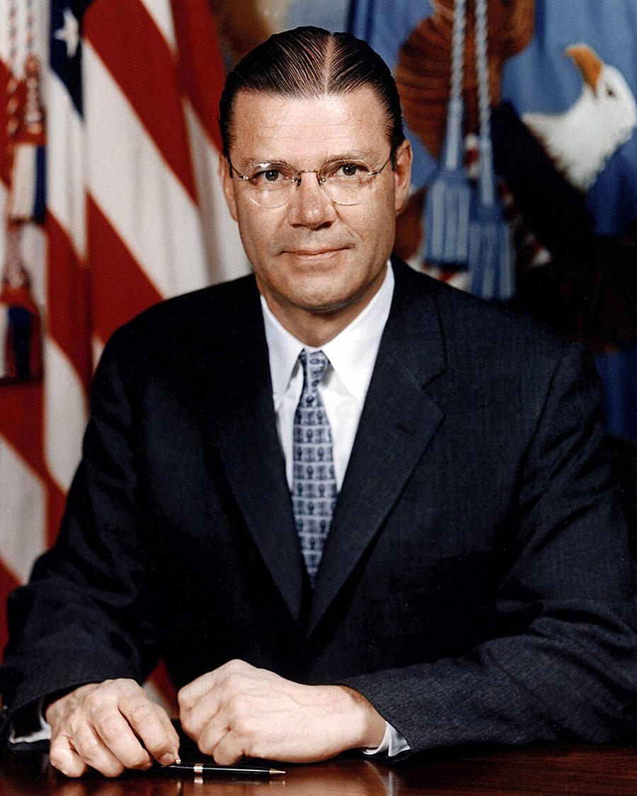 Robert McNamara portréja
