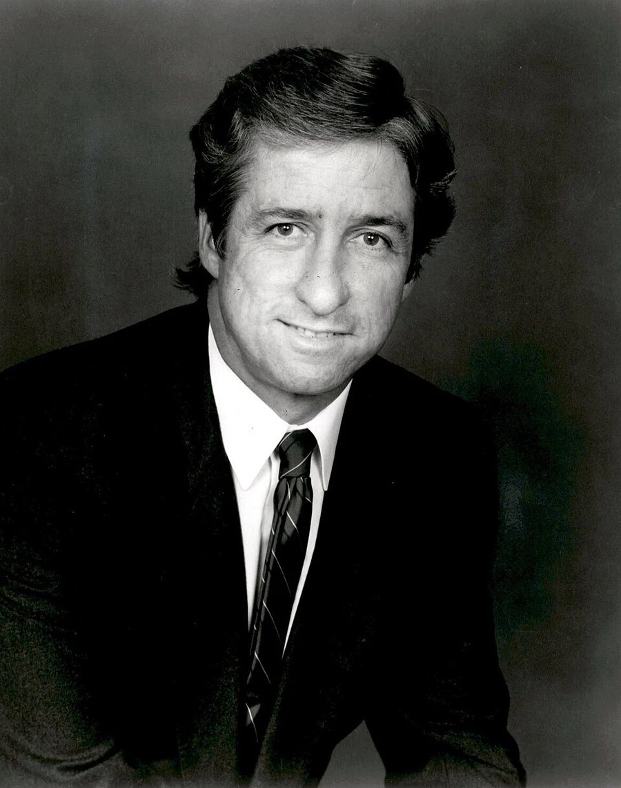 Tom Hayden portréja