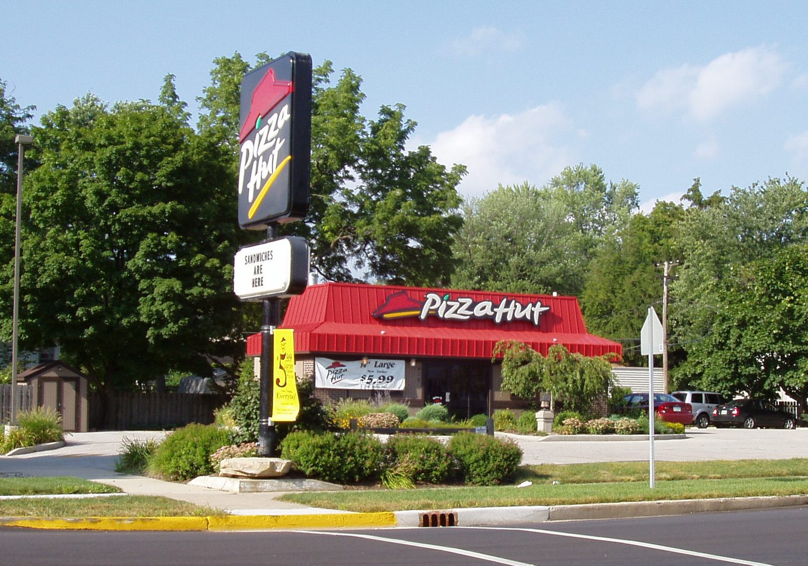 Illustration: a Red Roof Pizza Hut (Bremen, Indiana), not this restaurant