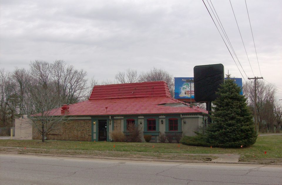 An abandoned 1970s Red Roof building, Indianapolis, 2009
