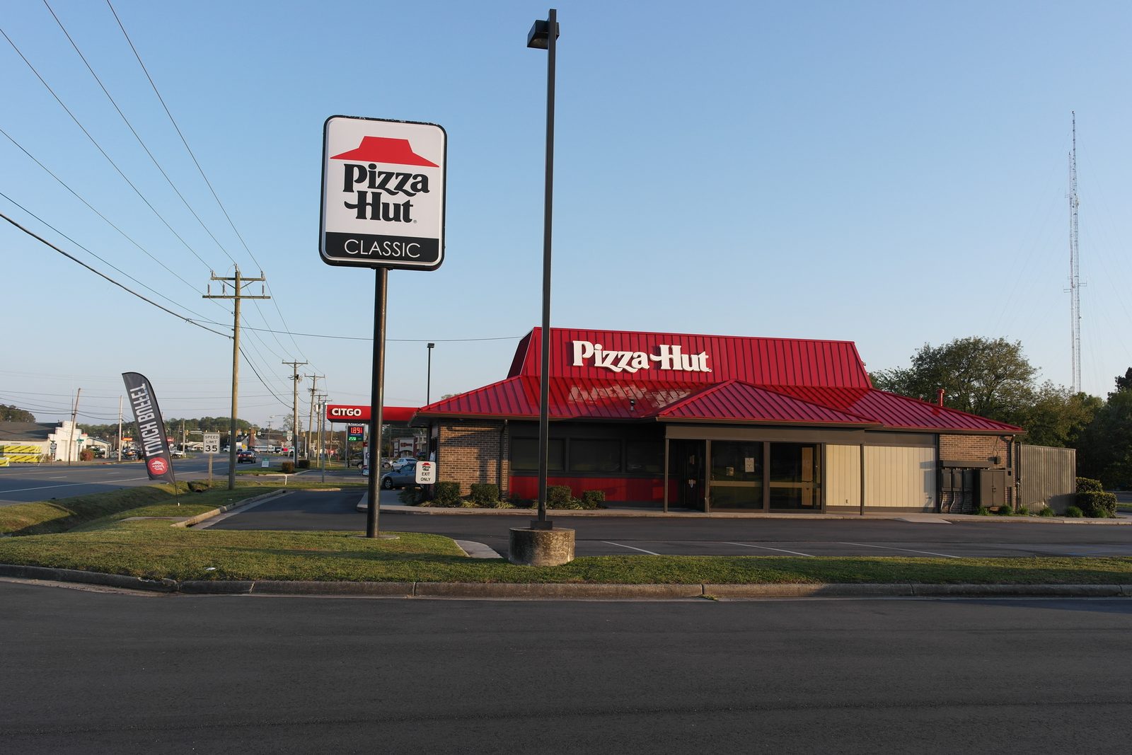 Illustration: a restored Pizza Hut Classic (Kilmarnock, Virginia), not this restaurant