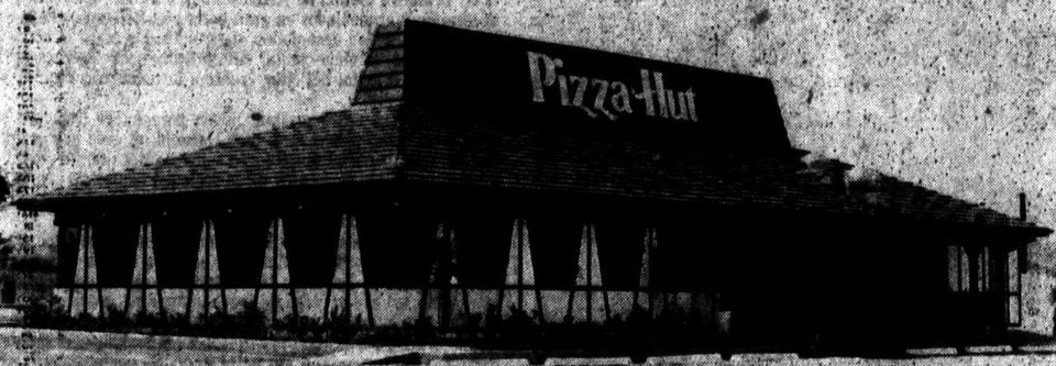 A newly opened Red Roof Pizza Hut in 1978, Mayagüez, Puerto Rico