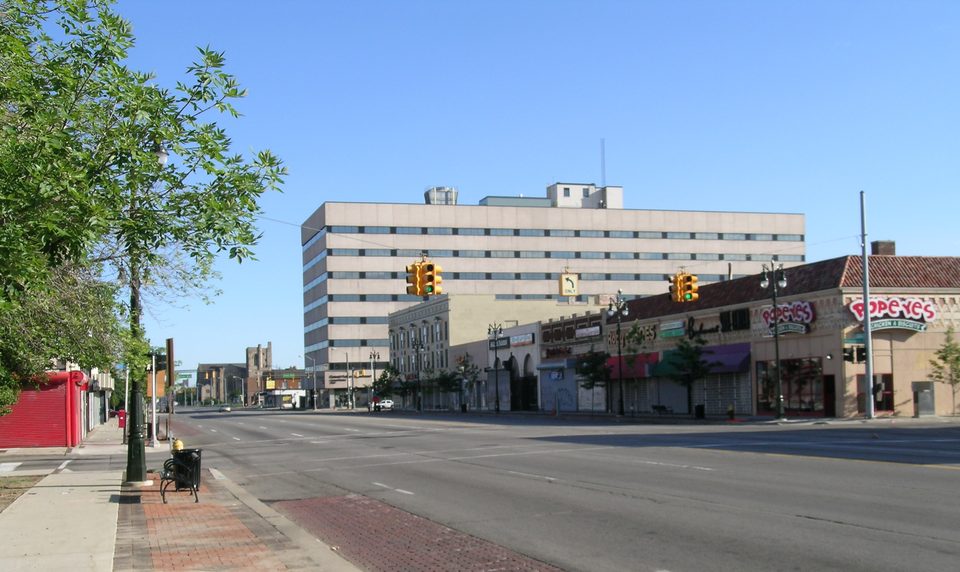 Woodward at Grand Boulevard, today’s northern terminus, in 2008 before the tracks