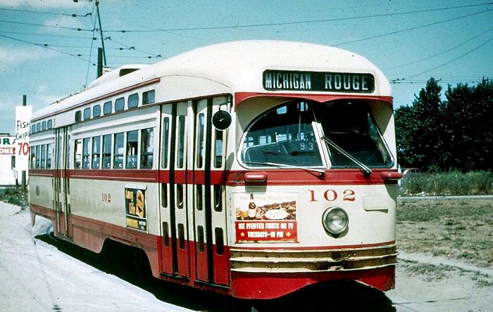 Detroit Department of Street Railways PCC car 102 on the Michigan–Rouge line (1950)