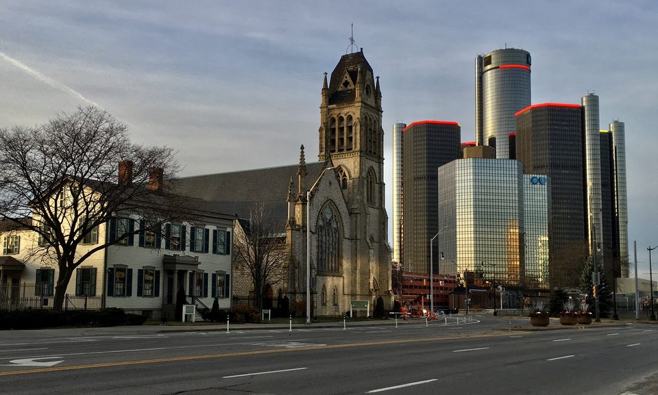 A December morning on Jefferson Avenue in 2020: the Renaissance Center rising behind the older buildings