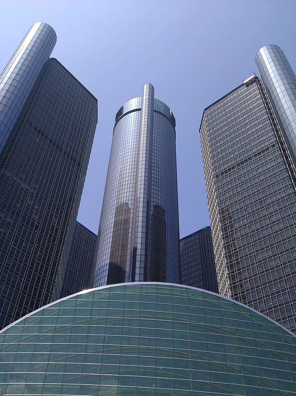 The office towers and the hotel cylinder rising above the Wintergarden’s glass vault (2011)