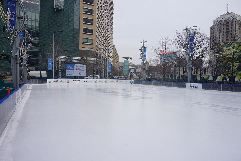 Winter: skating, snow and winter festivals